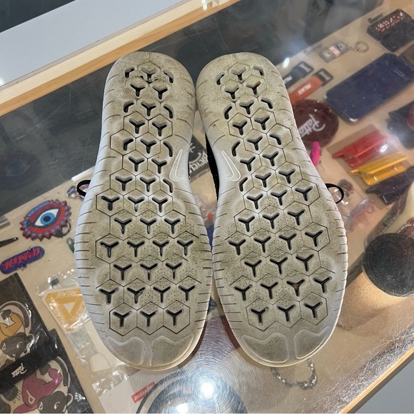 Size 11 • Nike Free RN Flyknit 2018 Black White - Picture 7 of 7